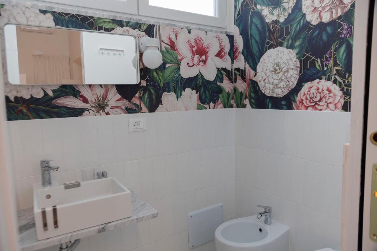 Interno21 Bed & Breakfast เนเปิลส์ ภายนอก รูปภาพ