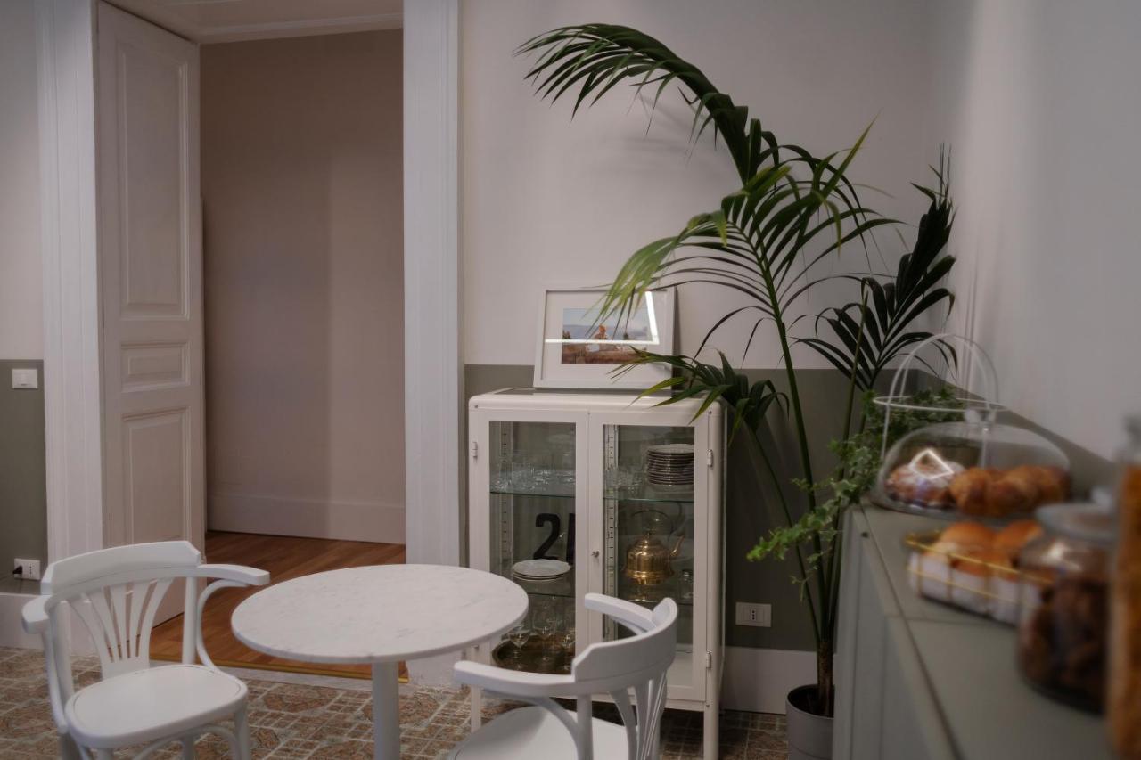 Interno21 Bed & Breakfast เนเปิลส์ ภายนอก รูปภาพ