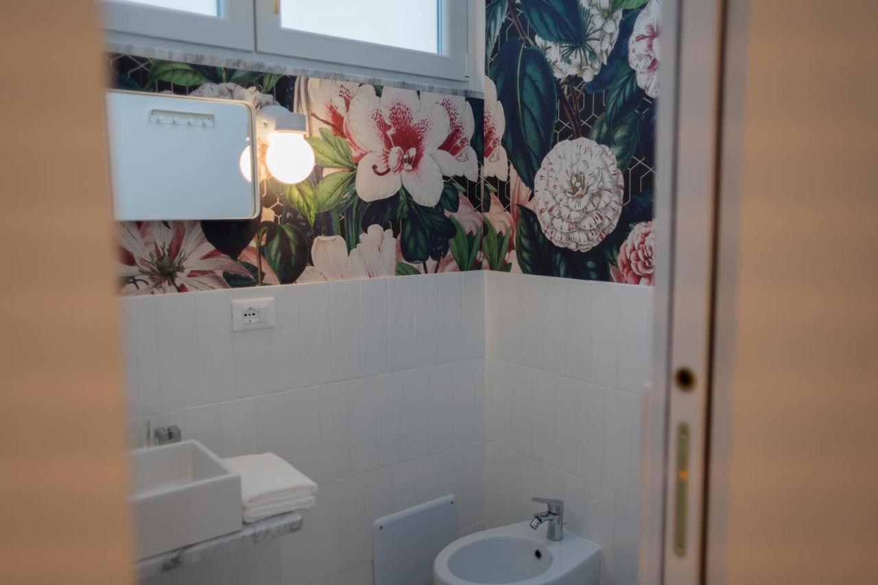 Interno21 Bed & Breakfast เนเปิลส์ ภายนอก รูปภาพ