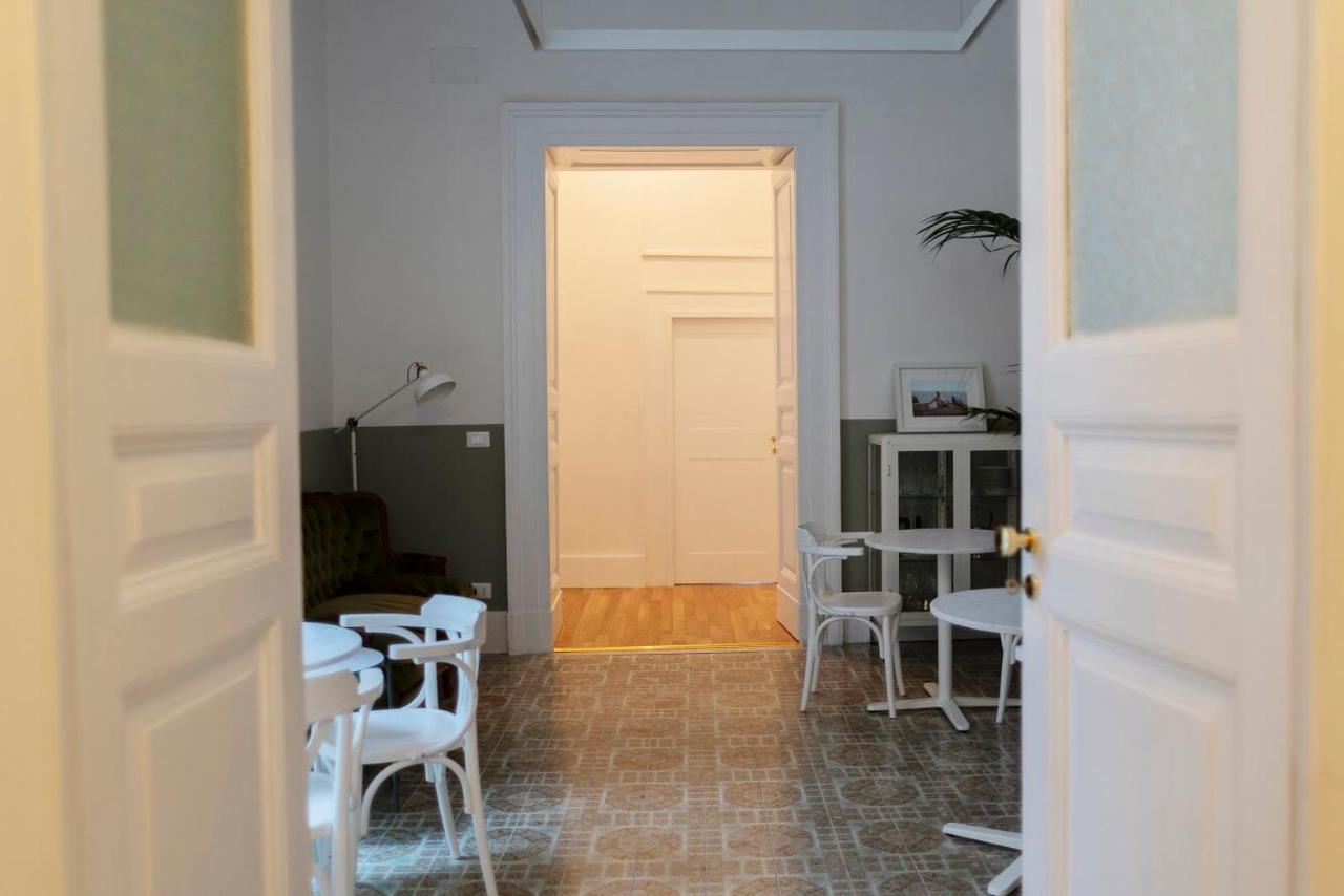 Interno21 Bed & Breakfast เนเปิลส์ ภายนอก รูปภาพ